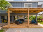 Large covered patio and upper deck 